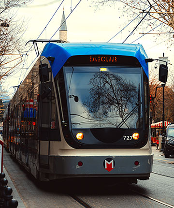 Straßenbahn am Tag